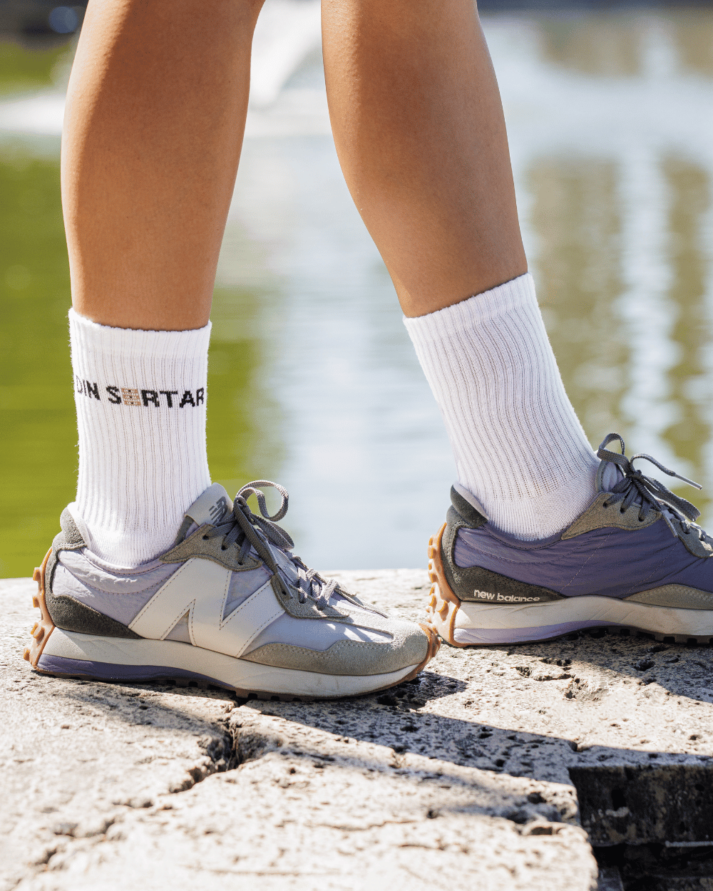 Set mit 4 Paar mittelgroßen Socken für Damen aus korallenfarbener gekämmter Baumwolle